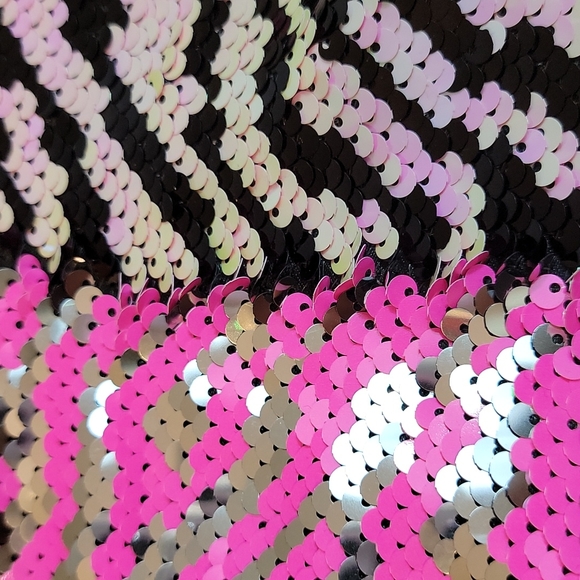 OMG pink & silver Reversible chevron pattern Sequin Hat & gloves - Picture 7 of 7
